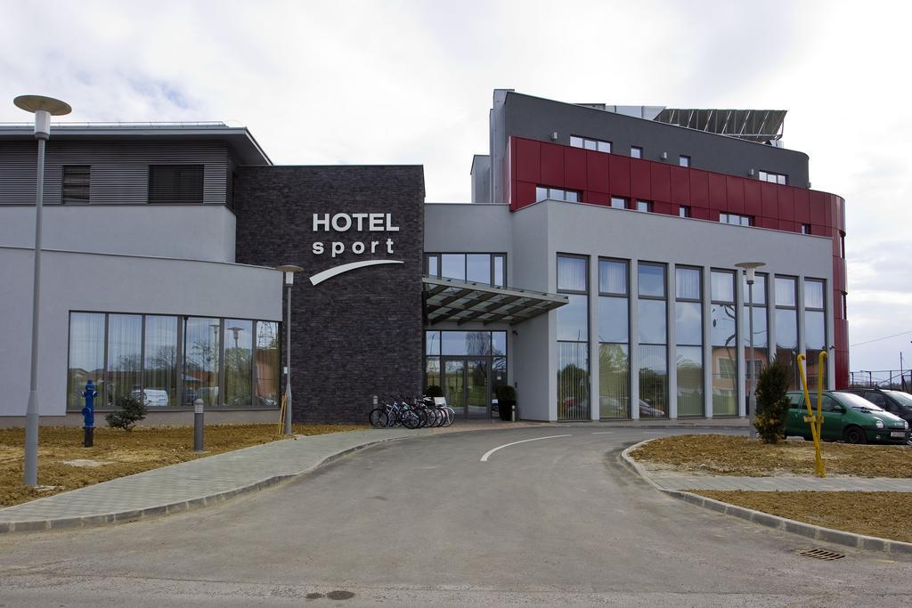 Hotel Sport Ivanić-Grad Extérieur photo